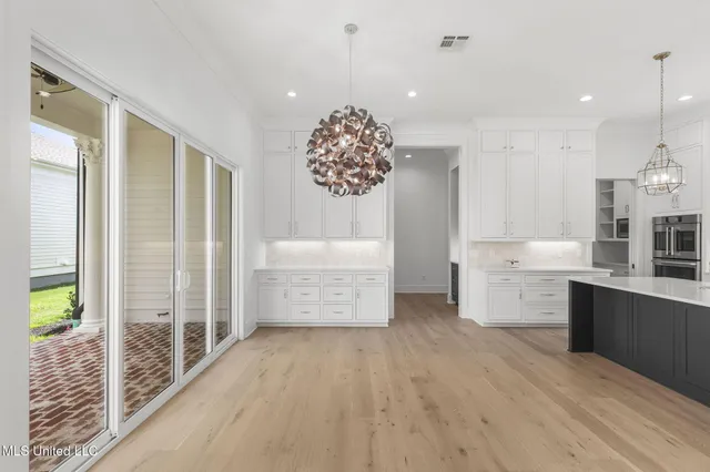 $999,990 | 105 Prytania Street, Madison, MS 39110