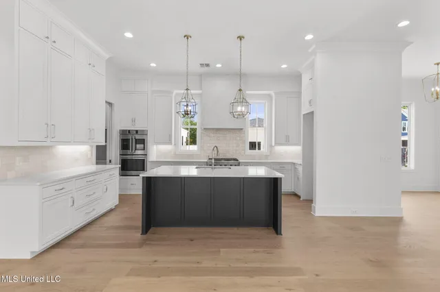 $999,990 | 105 Prytania Street, Madison, MS 39110