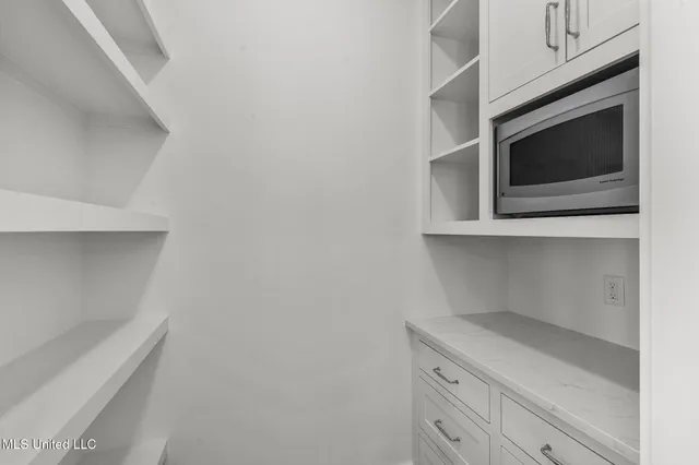 $999,990 | 105 Prytania Street, Madison, MS 39110