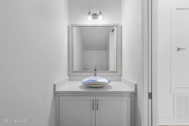 $999,990 | 105 Prytania Street, Madison, MS 39110