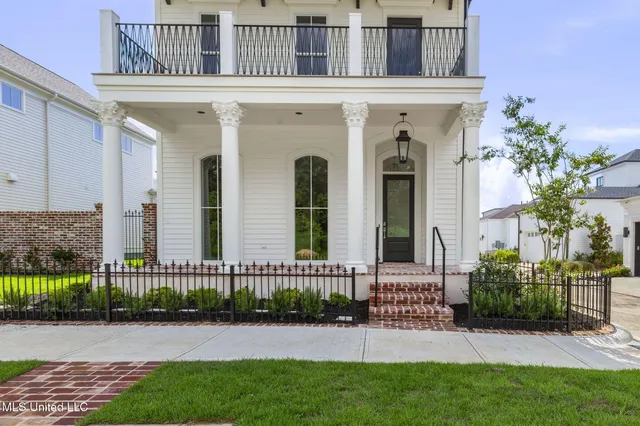 $999,990 | 105 Prytania Street, Madison, MS 39110