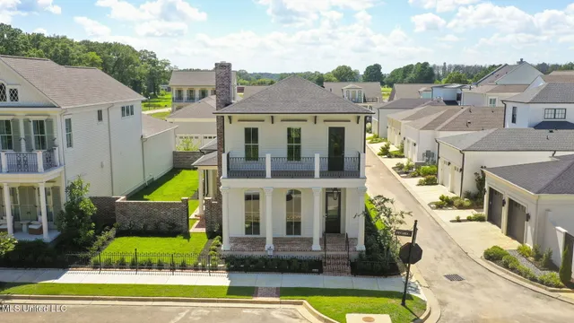 $999,990 | 105 Prytania Street, Madison, MS 39110