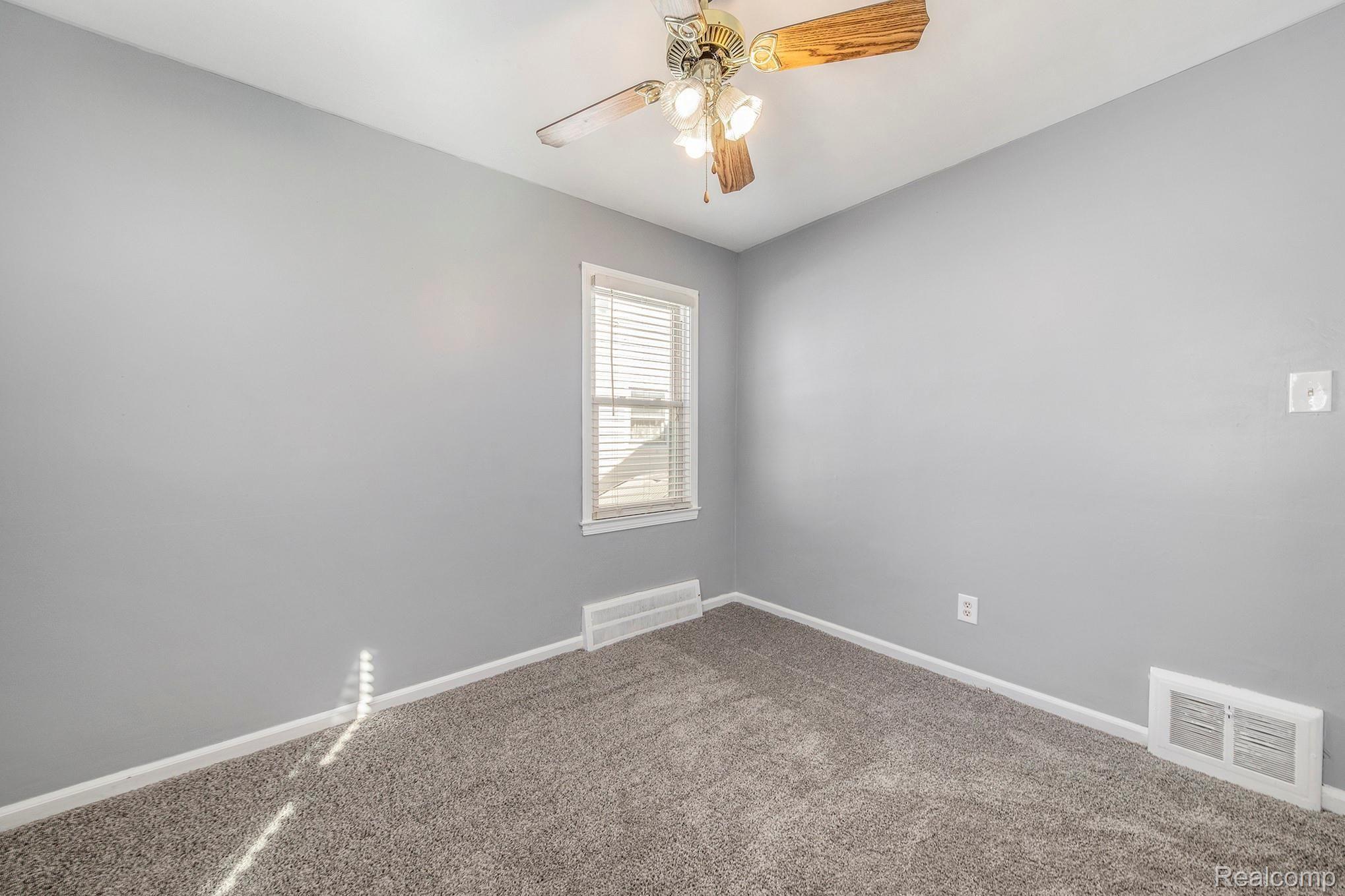 4448 Howe Road Wayne, MI 48184 - Photo 11 of 25 2S4A8739.jpg