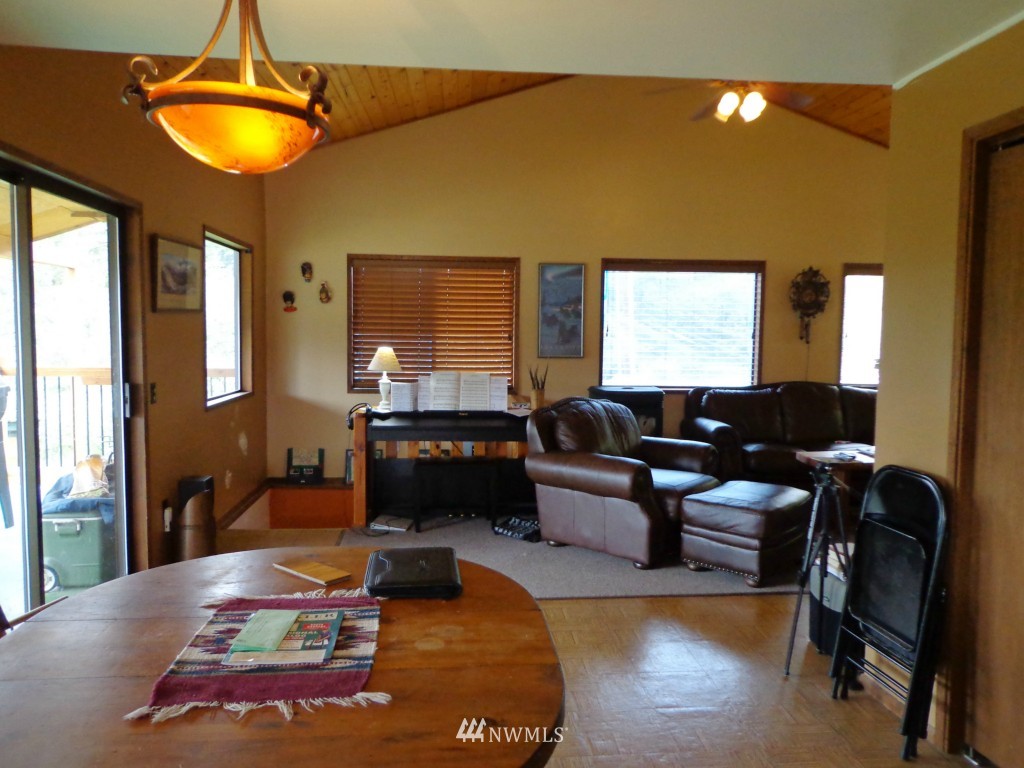 9 Antler Road Republic, WA 99166 - Photo 3 of 22