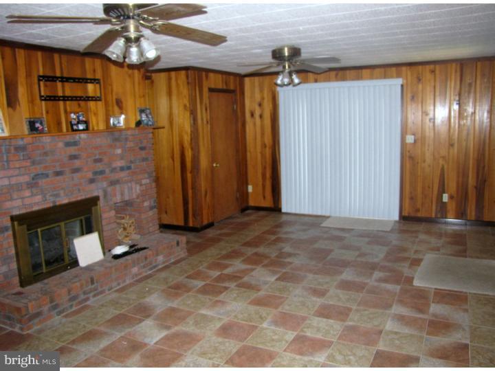 1067 Hourglass Road Hartly, DE 19953 - Photo 8 of 17 Family Room