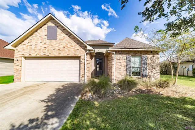 $1,600 | 28304 Lake Salvador Drive, Livingston, LA 70754