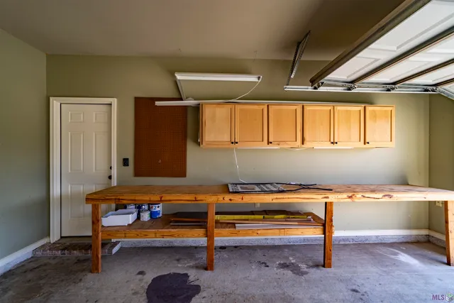 $1,600 | 28304 Lake Salvador Drive, Livingston, LA 70754