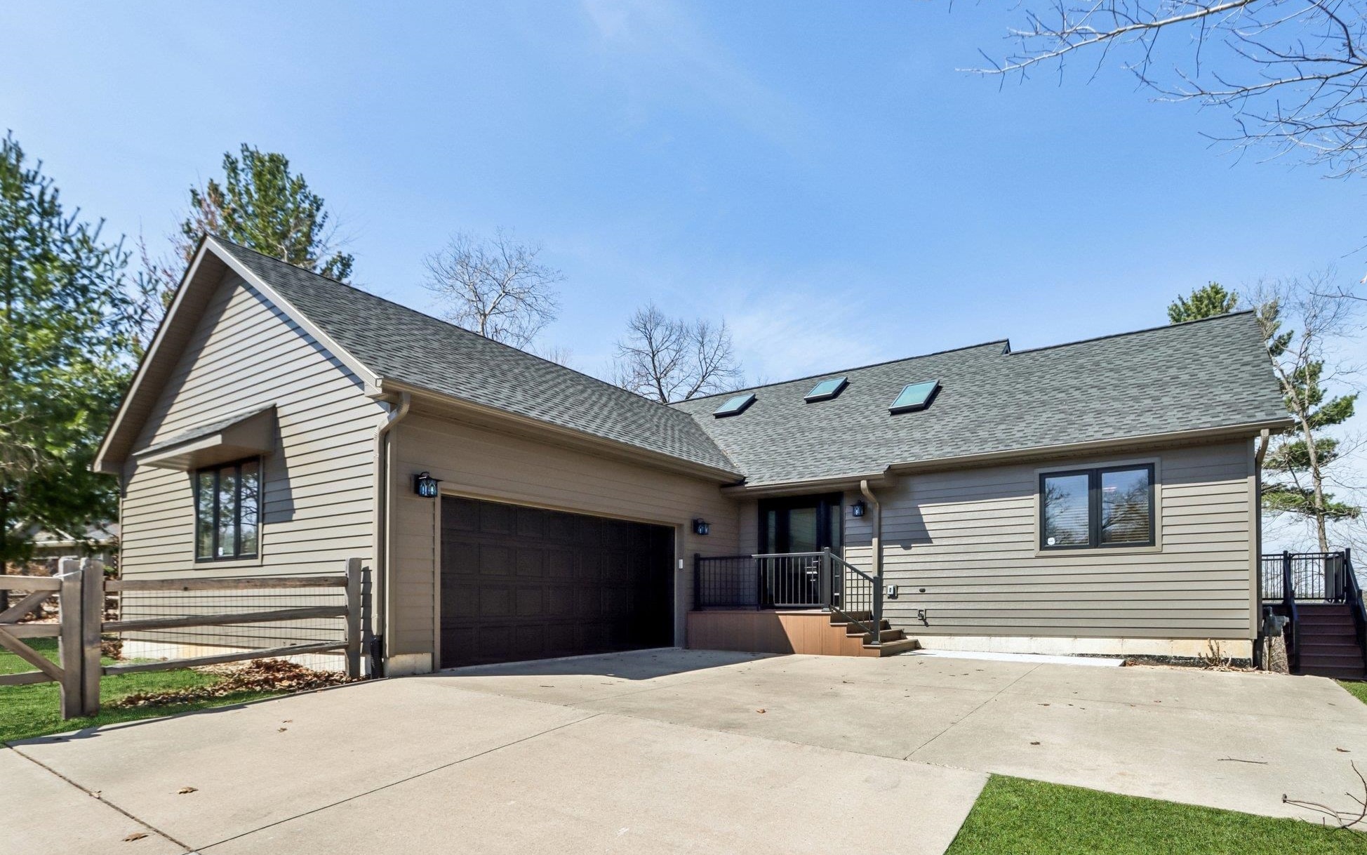 54 Lookout Wisconsin Dells, WI 53965 - Photo 4 of 73