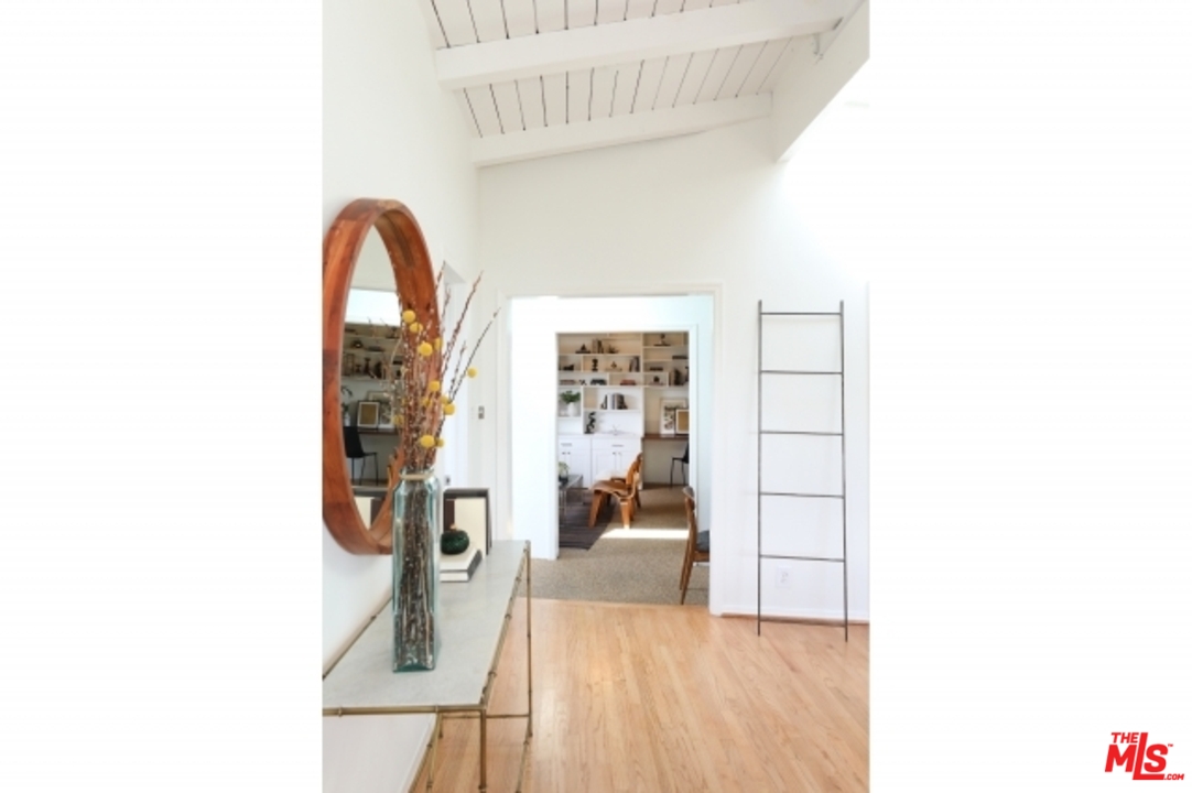 8400 Utica Drive Los Angeles, CA 90046 - Photo 11 of 32 a view of living room with furniture and white walls