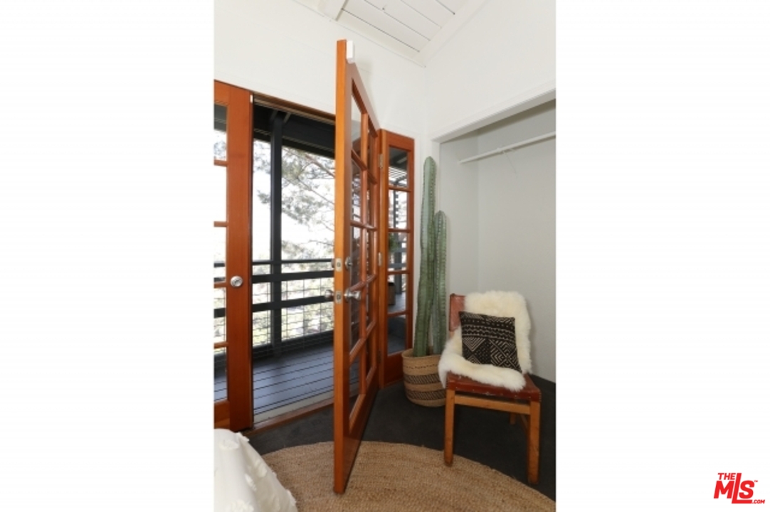 8400 Utica Drive Los Angeles, CA 90046 - Photo 15 of 32 a view of livingroom with furniture