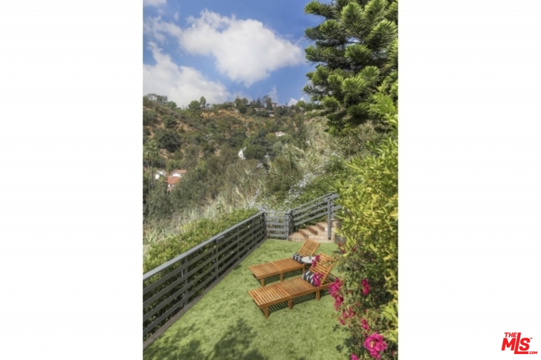 8400 Utica Drive Los Angeles, CA 90046 - Photo 30 of 32 a picture of a door in the house
