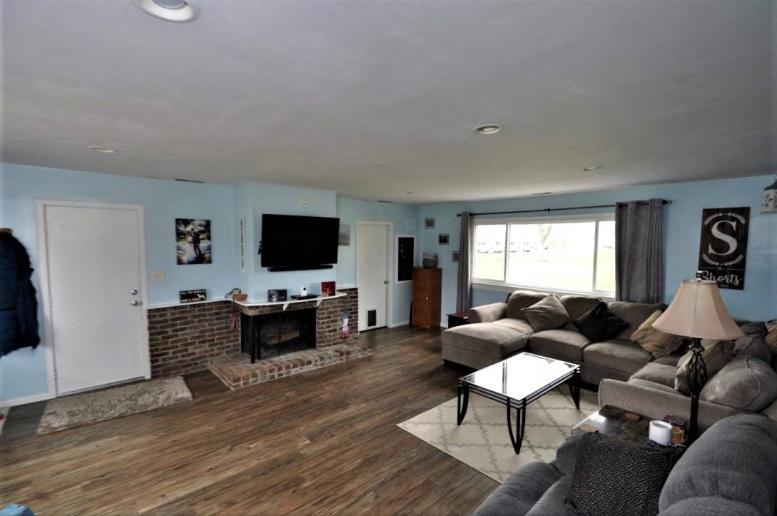 506 Badiac Road Fort Wayne, IN 46845 - Photo 4 of 25 Gallery Image 4