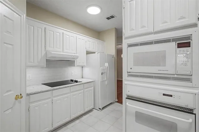 $359,000 | 1227 Wooded Trail, Hurst, TX 76053