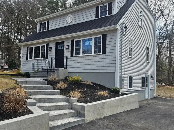 $619,900 | 1094 Glebe Street, Taunton, MA 02780