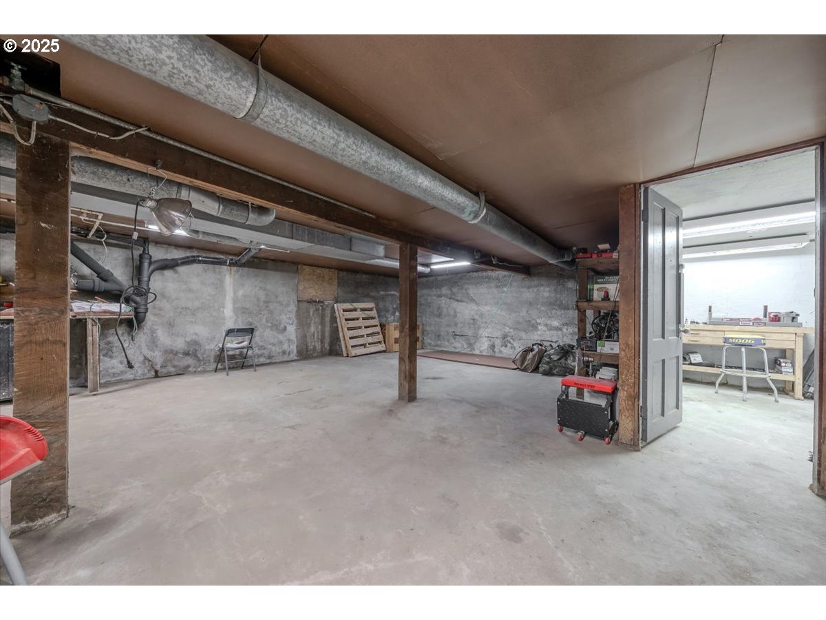 8668 Stayton Road Southeast Turner, OR 97392 - Photo 27 of 42