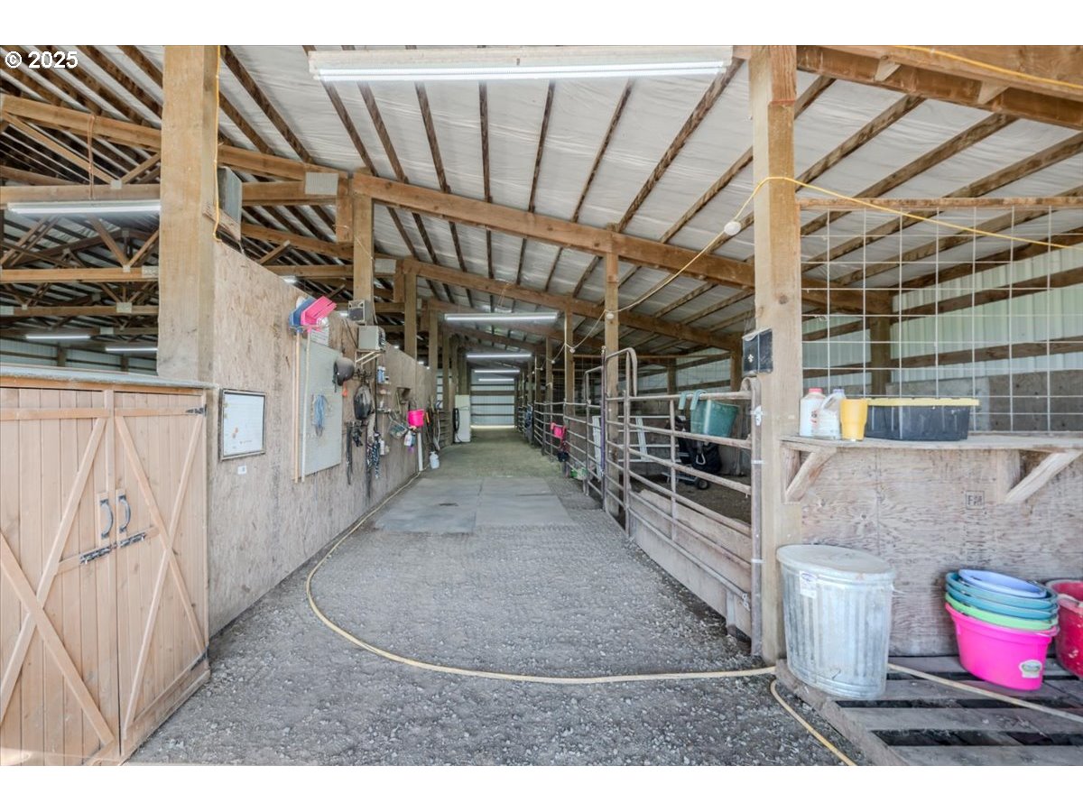 8668 Stayton Road Southeast Turner, OR 97392 - Photo 34 of 42 a view of entryway with a rug