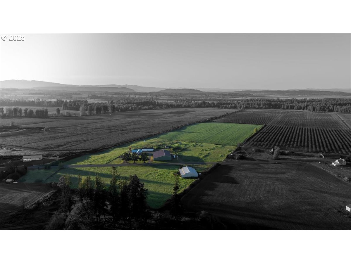 8668 Stayton Road Southeast Turner, OR 97392 - Photo 36 of 42 a black and white photo of a lake