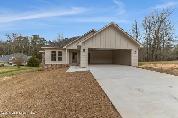 $254,900 | 15 Briar Creek Circle, Laurel, MS 39440