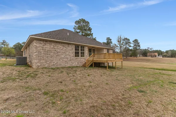 $254,900 | 15 Briar Creek Circle, Laurel, MS 39440