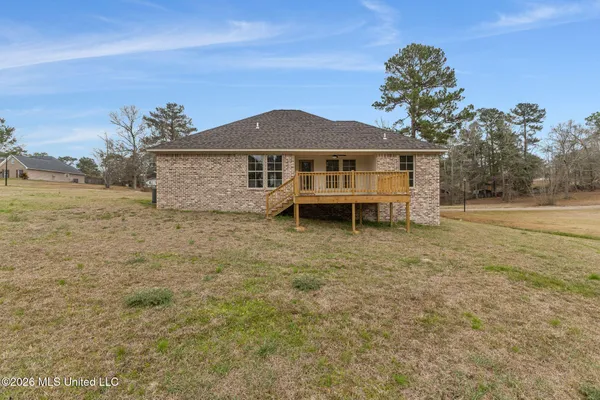 $254,900 | 15 Briar Creek Circle, Laurel, MS 39440