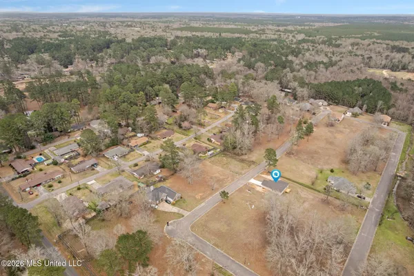 $254,900 | 15 Briar Creek Circle, Laurel, MS 39440