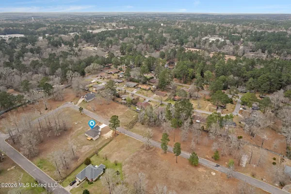 $254,900 | 15 Briar Creek Circle, Laurel, MS 39440