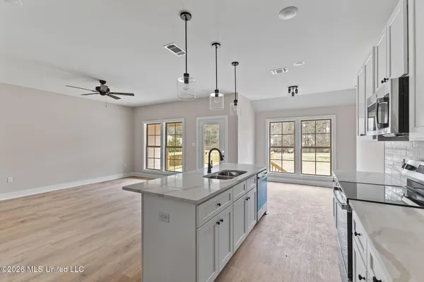 $254,900 | 15 Briar Creek Circle, Laurel, MS 39440