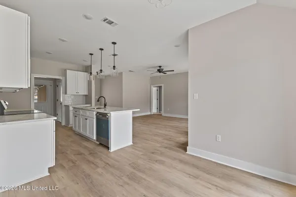 $254,900 | 15 Briar Creek Circle, Laurel, MS 39440