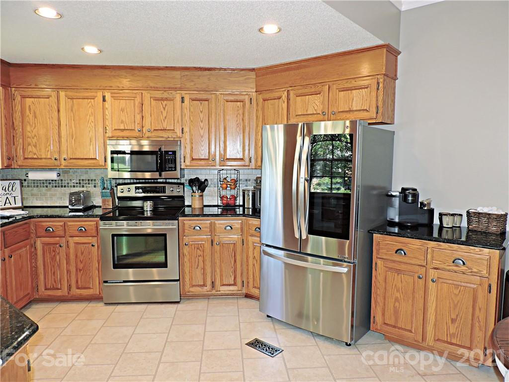 507 Rock Barn Road Northeast Conover, NC 28613 - Photo 9 of 45 Gallery Image 9