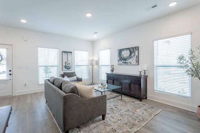 $339,900 | 1656 South Watkins Street, Chattanooga, TN 37404