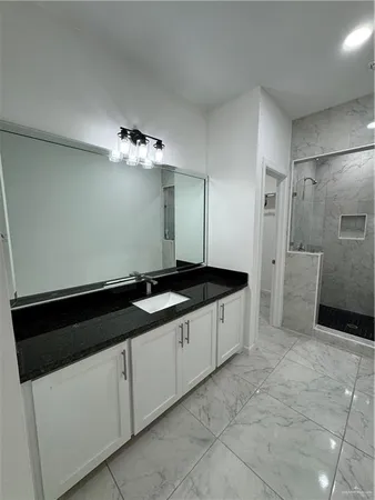 $1,300 | 913 North Blair Avenue, Unit 4, Edinburg, TX 78541