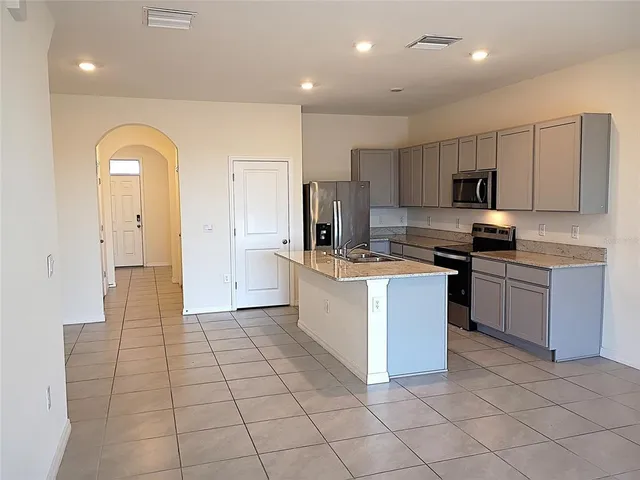 $2,199 | 34346 Redwood Dawn Lane, Wesley Chapel, FL 33543
