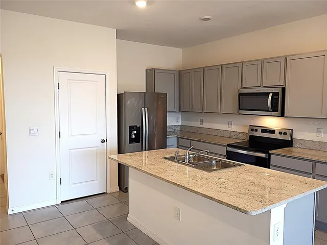 $2,199 | 34346 Redwood Dawn Lane, Wesley Chapel, FL 33543