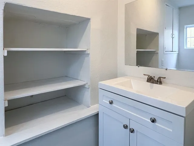 $850 | 11 Norwood Street, Unit 4, Houston, TX 77011