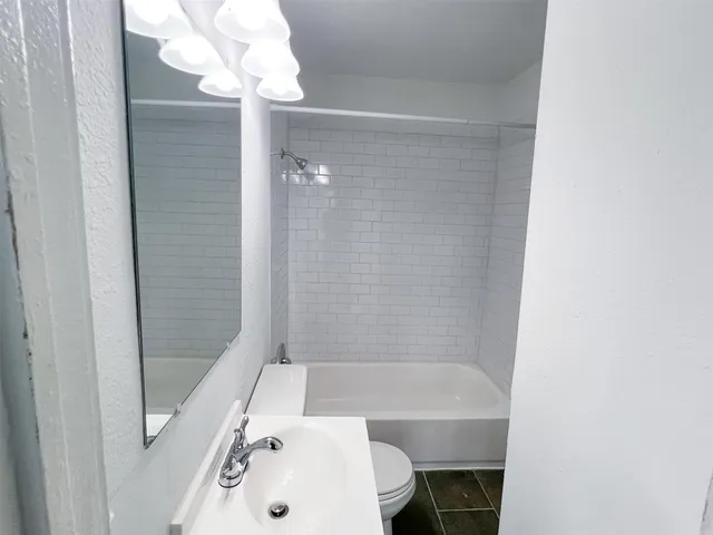 $850 | 11 Norwood Street, Unit 4, Houston, TX 77011