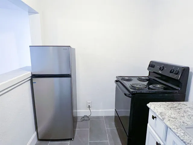 $850 | 11 Norwood Street, Unit 4, Houston, TX 77011