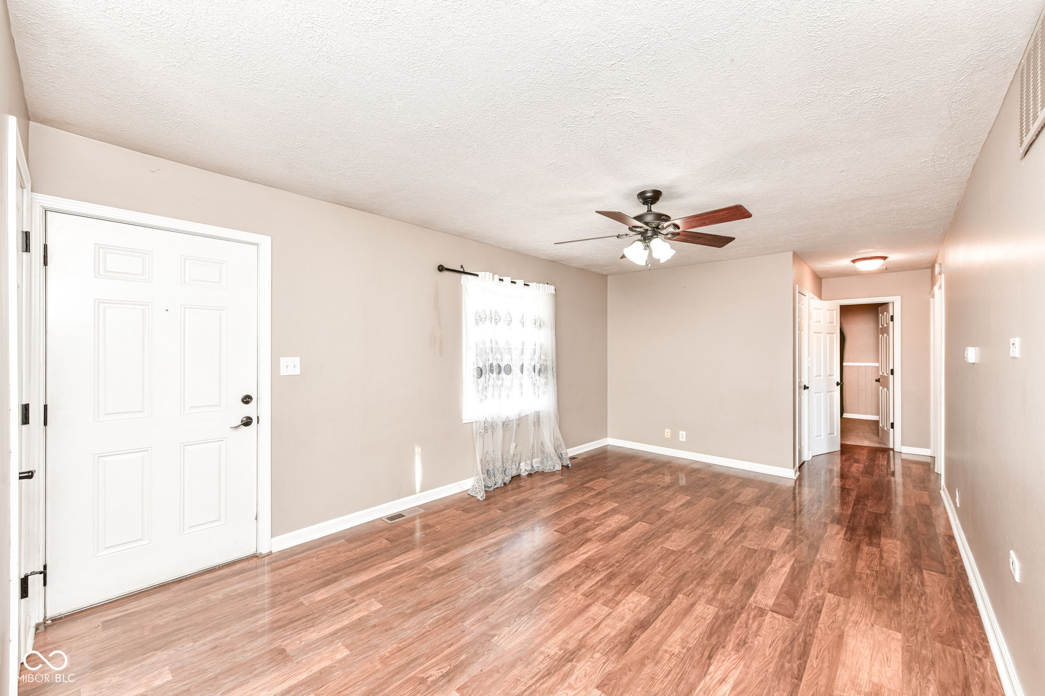 529 Maple Lane Brownsburg, IN 46112 - Photo 4 of 32