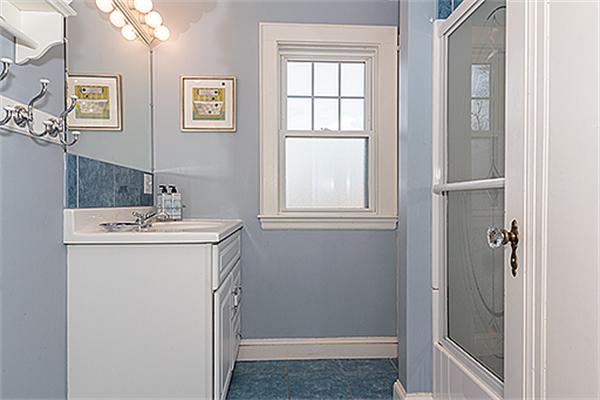 35 Middle Street Lexington, MA 02421 - Photo 11 of 14 a utility room with dryer and washer