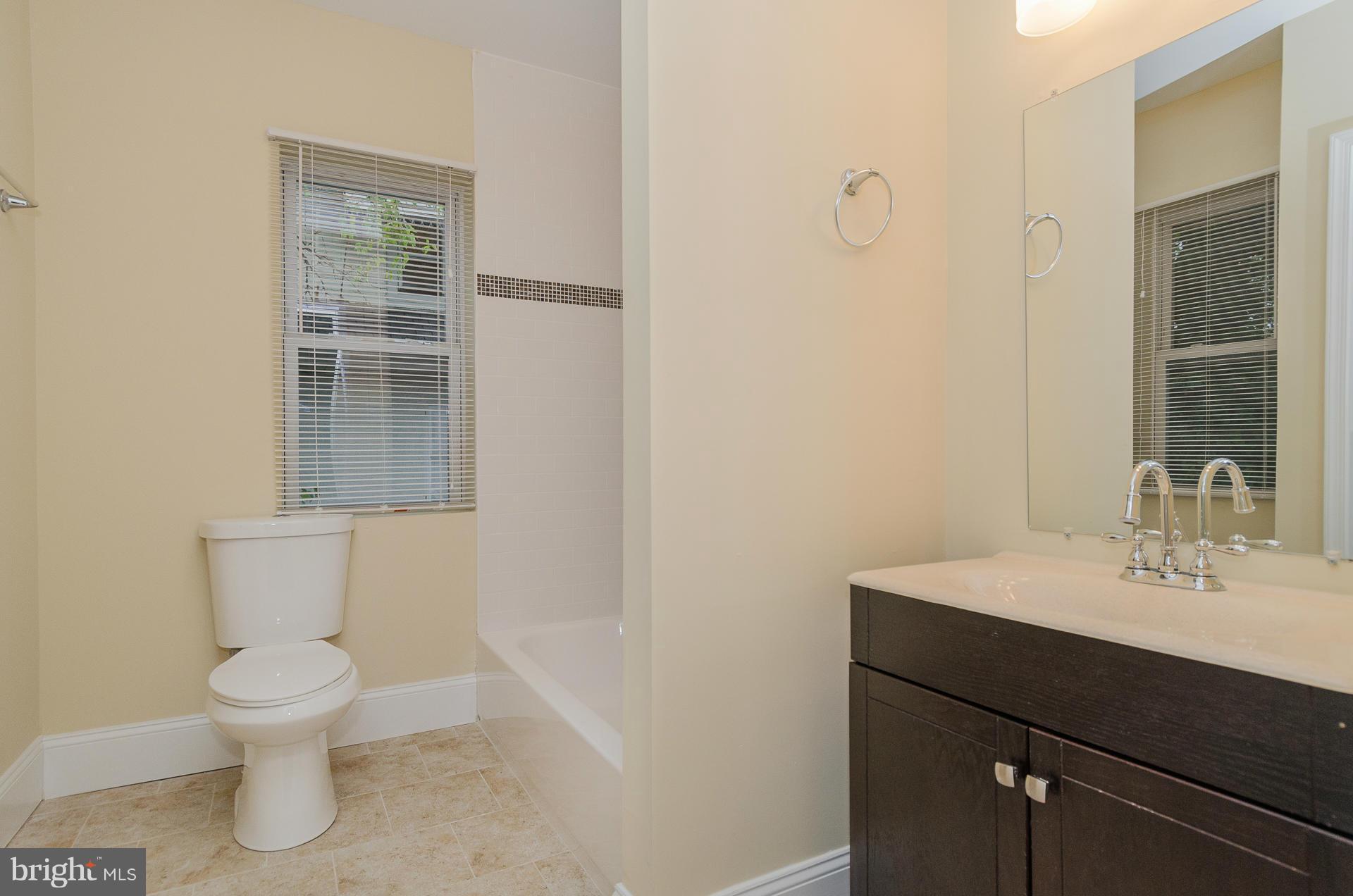 3303 Rueckert Avenue Baltimore, MD 21214 - Photo 15 of 30 Bath (Master)
