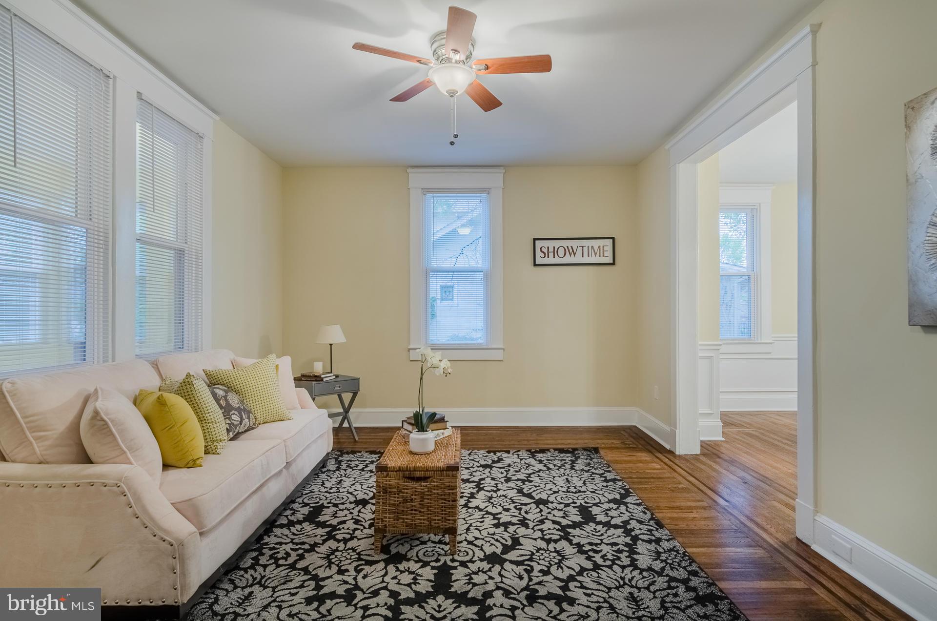 3303 Rueckert Avenue Baltimore, MD 21214 - Photo 4 of 30 Living Room