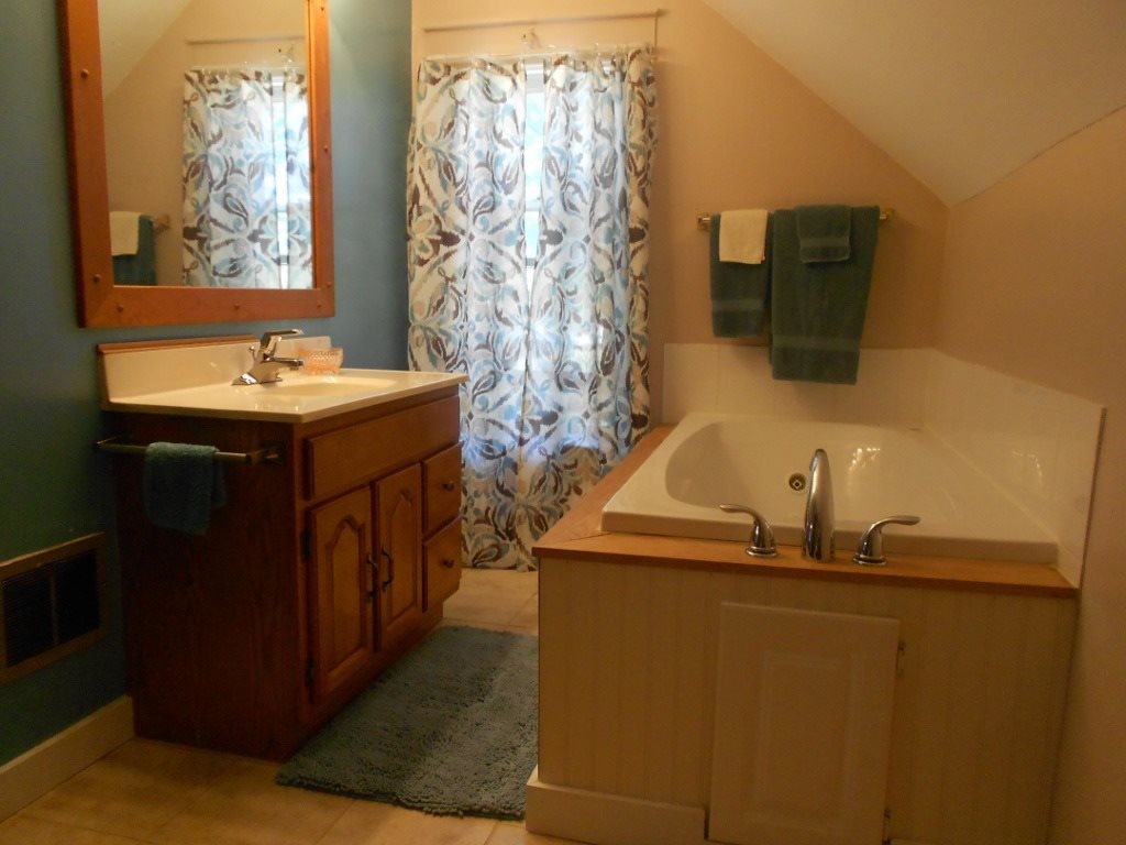 248 Rockingham Avenue Alma, MI 48801 - Photo 16 of 21 1849726-15.JPG