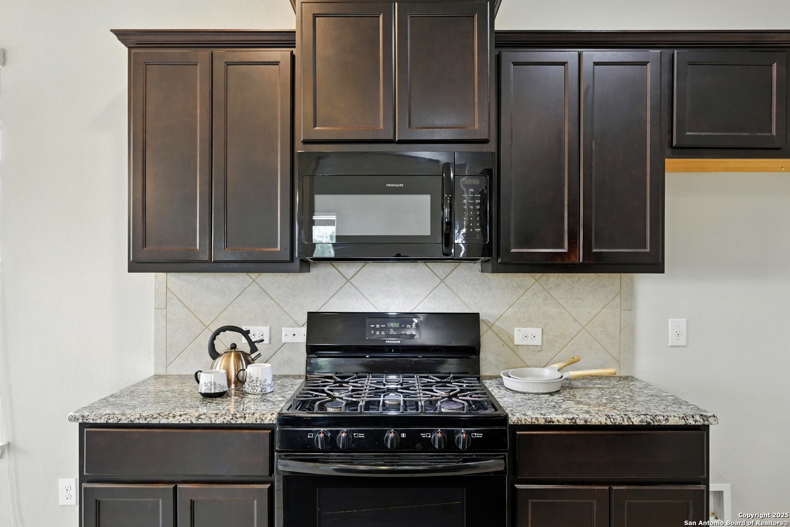 125 Windfield Path San Marcos, TX 78666 - Photo 11 of 38