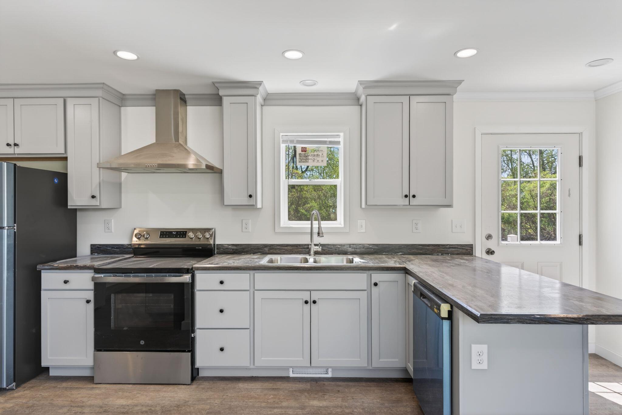 295 Old County Road Rockland, ME 04841 - Photo 11 of 50 Kitchen