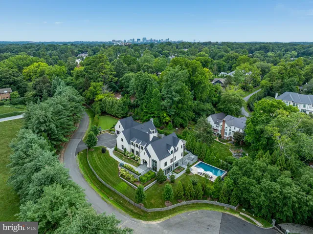 $9,850,000 | 1004 Dogue Hill Lane, McLean, VA 22101
