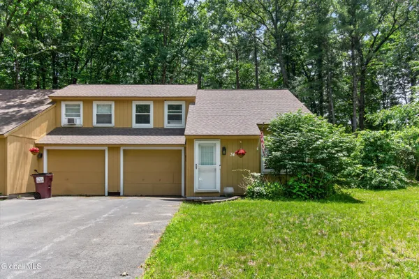 $284,900 | 34 Pepper Bush Place, Malta, NY 12020