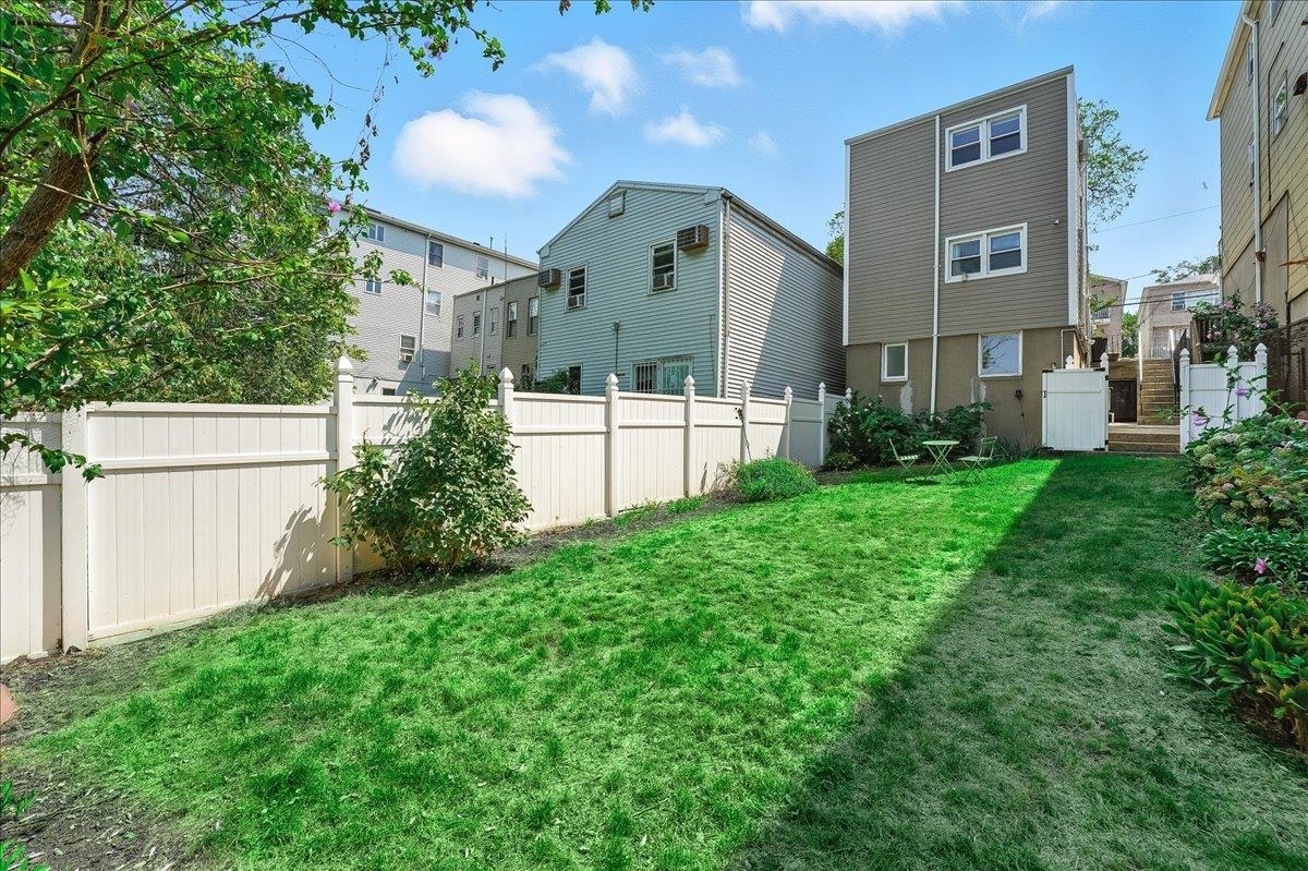 221 Terrace Avenue Jersey City, NJ 07307 - Photo 31 of 37