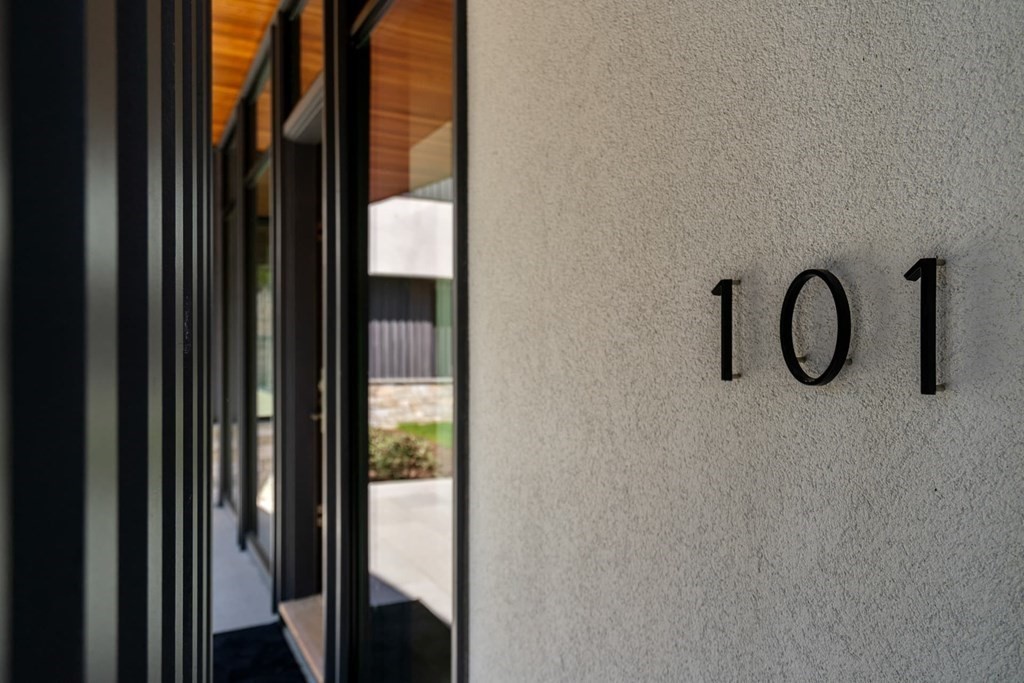 101 Black Oak Road Weston, MA 02493 - Photo 41 of 42 a close view of a shower