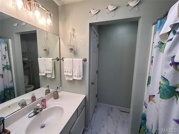 $215,000 | 702 Shenandoah Street, Cuba, MO 65453