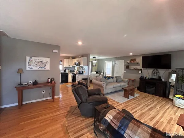 $215,000 | 702 Shenandoah Street, Cuba, MO 65453