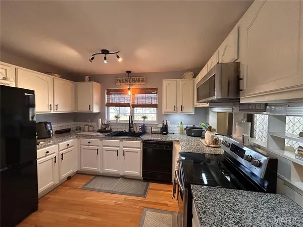 $215,000 | 702 Shenandoah Street, Cuba, MO 65453